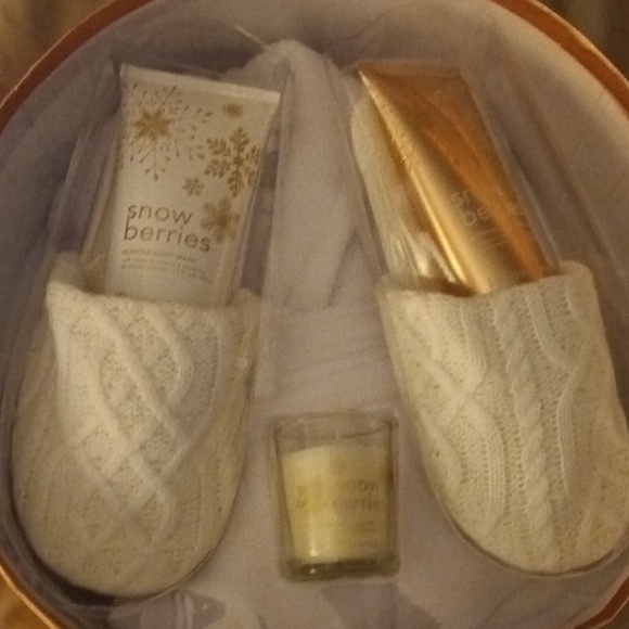 Daisy Fuentes Total Relax Body Care Collection (5) Piece and Bath & Body Spa Kit - Picture 2 of 7